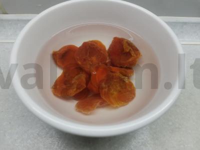 Varškės masė su džiovintomis abrikosais vaikams Žingsnis 1