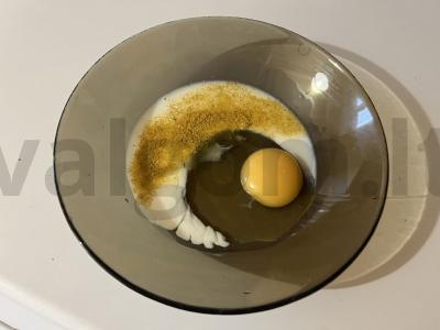 Sotūs kiaušinių blynas pusryčiams Žingsnis 2