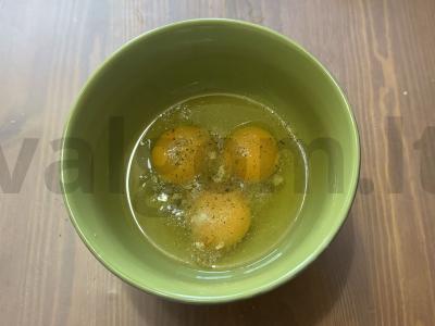 Sūrio omletas su dešrelėmis Žingsnis 1