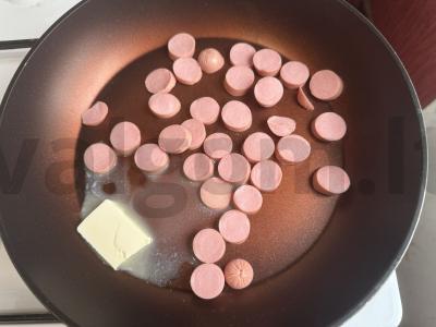 Sūrio omletas su dešrelėmis Žingsnis 3