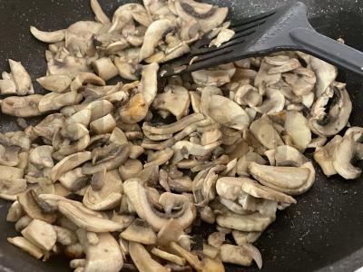 Pyragėliai su pievagrybiais, svogūnais ir bulvėmis Žingsnis 4