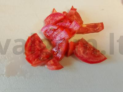 Troškintos dešrelės su daržovėmis Žingsnis 3