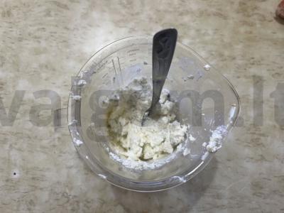 Varškės tartaletės su pieno dešrele Žingsnis 3