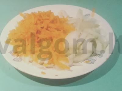 Troškinta mėsa su kečupu Žingsnis 1