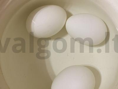 Kopūstų pyragėliai su kiaušiniu iš sluoksniuoto tešlos Žingsnis 1