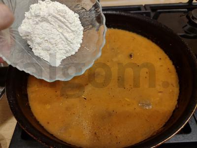 Jautienos padažas su pomidorų pasta Žingsnis 6