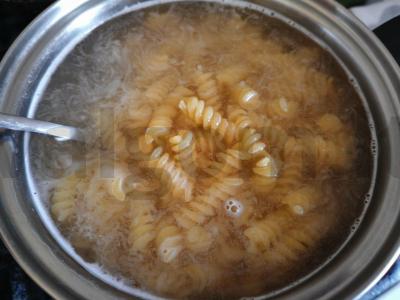 Makaronai su aštriu mėsos padažu pietums Žingsnis 2