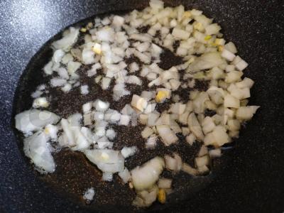 Makaronai su aštriu mėsos padažu pietums Žingsnis 4