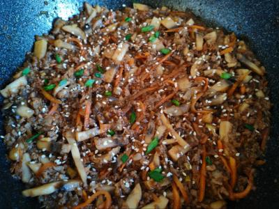 Makaronai su aštriu mėsos padažu pietums Žingsnis 13