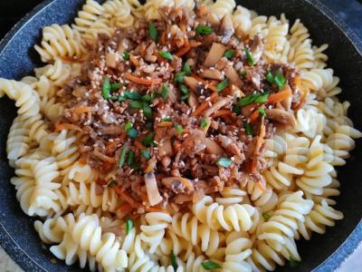 Makaronai su aštriu mėsos padažu pietums Žingsnis 14