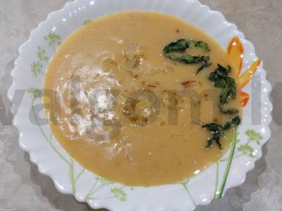 Žirnių košė su svogūnais pagrindine nuotrauka