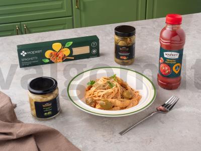 Spagečiai su alyvuogėmis ir artišokais pagrindine nuotrauka