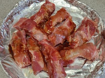 Kiaulienos šonkauliai medaus marinate, kepti su brokoliais ir batatais Žingsnis 4