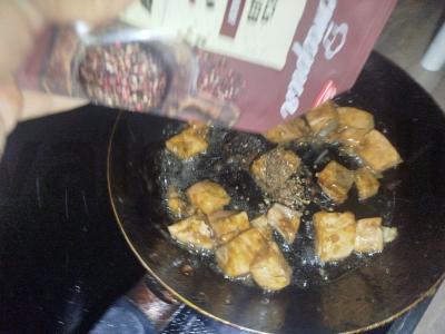 Salotų mišinys su kepta ketu Žingsnis 10