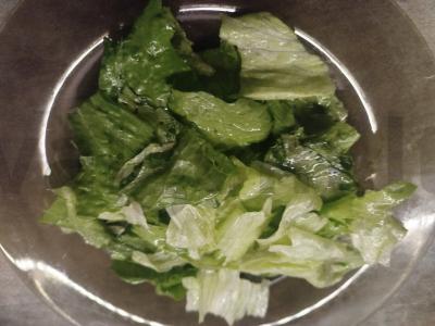 Salotų mišinys su kepta ketu Žingsnis 11