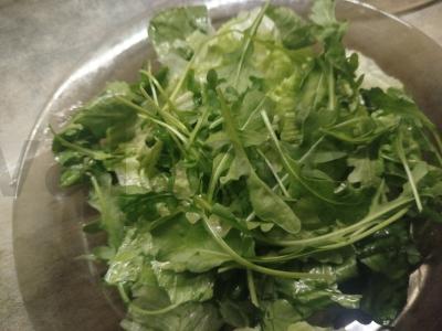 Salotų mišinys su kepta ketu Žingsnis 14