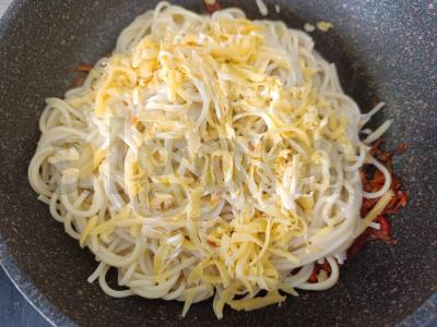 Spagečiai pomidorų-grietinėlės padaže Žingsnis 7