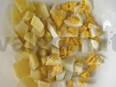 Korejietiškų morkų salotos su bulvėmis Žingsnis 1