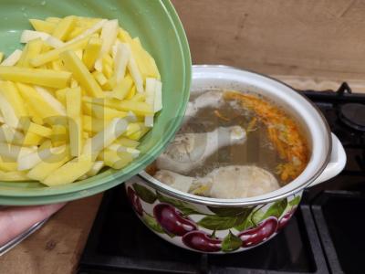 Vištienos sriuba su kukuliais pietums Žingsnis 4