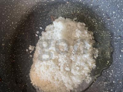 Ryžiai su alyvuogėmis ir morkomis Žingsnis 2