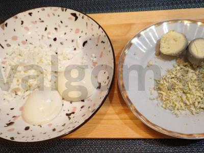 Salotas „Mimoza“ su konservuota šlakių žuvimi Žingsnis 1