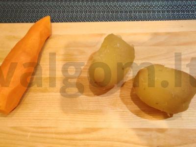 Salotas „Mimoza“ su konservuota šlakių žuvimi Žingsnis 2