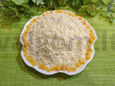 Salotas „Mimoza“ su konservuota šlakių žuvimi pagrindine nuotrauka