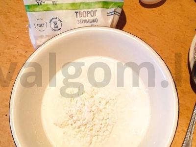 Sūrio-varškės blynai su žolelėmis Žingsnis 2