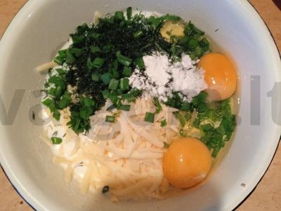 Sūrio-varškės blynai su žolelėmis Žingsnis 5