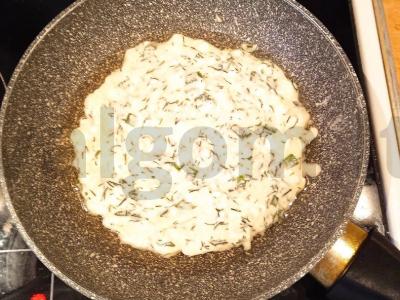 Sūrio-varškės blynai su žolelėmis Žingsnis 7