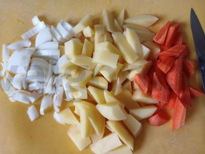 Daržovės kaimiškai su česnaku Žingsnis 1