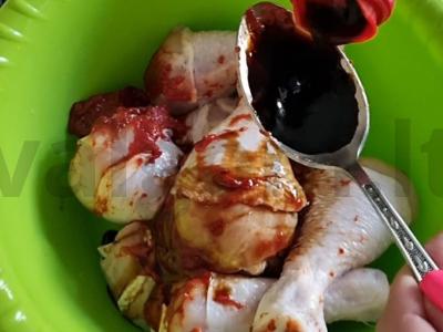 Aromatingi vištienos blauzdelių su vynuogėmis receptas Žingsnis 2