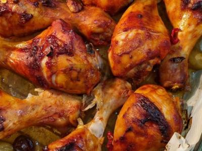 Aromatingi vištienos blauzdelių su vynuogėmis receptas pagrindine nuotrauka