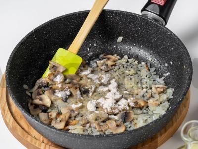 Grietinėlės sriuba su vištiena ir grybais Žingsnis 4