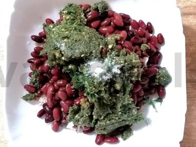 Salotos su raudonaisiais pupelėmis, vištiena ir graikiniais riešutais Žingsnis 6