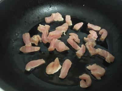 Švelnus šnicelis pomidorų padaže Žingsnis 1