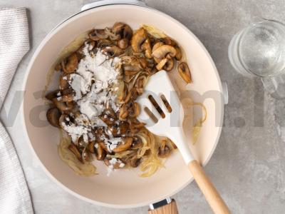 Žiedinė kopūstai su pievagrybiais Žingsnis 6