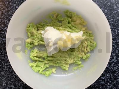 Sumuštiniai su avokadu ir varškės sūriu Žingsnis 2