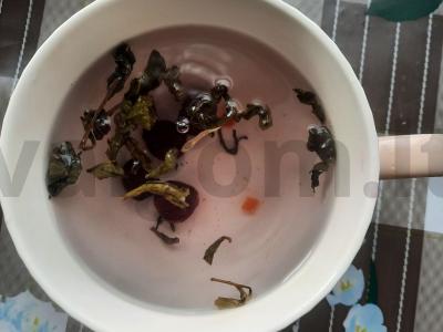 Arbata su rūgštelėmis, pridedant vyšnių ir persikų Žingsnis 3