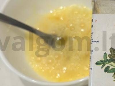 Sotūs kiaušinių ritinys pusryčiams Žingsnis 3