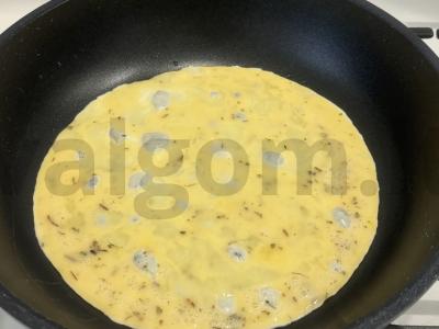 Sotūs kiaušinių ritinys pusryčiams Žingsnis 5