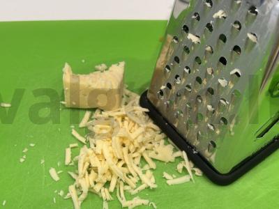 Sotūs kiaušinių ritinys pusryčiams Žingsnis 7