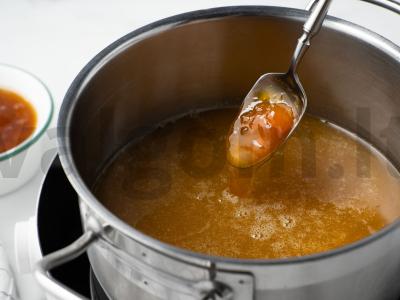 Persikų želė iš sulčių ir džemo Žingsnis 3