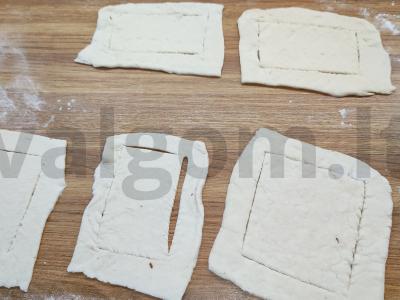 Keptas sluoksniuotas pyragas su obuoliu ir cinamonu Žingsnis 1