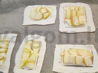 Keptas sluoksniuotas pyragas su obuoliu ir cinamonu Žingsnis 3