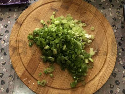 Pyragėliai su kiaušiniu ir svogūnais Žingsnis 1