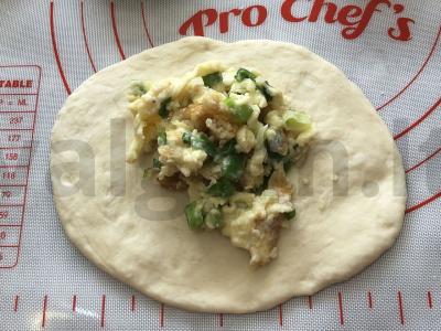 Pyragėliai su kiaušiniu ir svogūnais Žingsnis 8