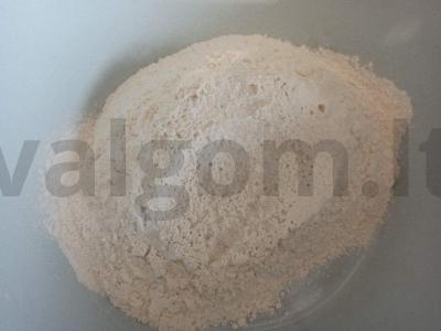 Kvietiniai blyneliai su varške ir česnaku Žingsnis 2