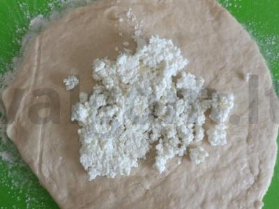 Kvietiniai blyneliai su varške ir česnaku Žingsnis 6