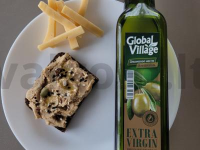 Cicerio humusas su česnaku ir citrinos sultimis Žingsnis 4